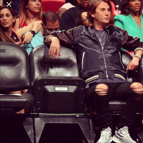 Yeezy Boost 350 V2 - Picture 6 of 6